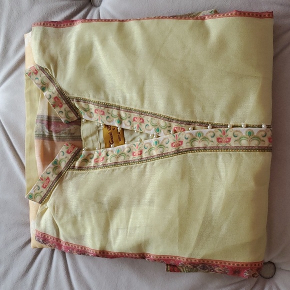 Pakistani khaadi net kurta by Threads and Motifs - Picture 4 of 11